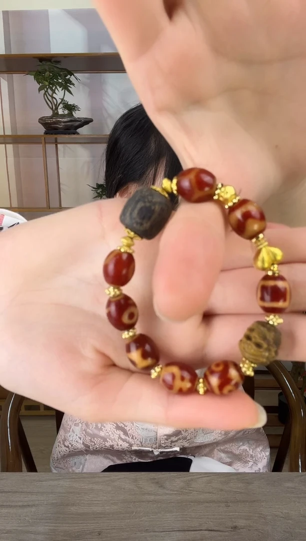 玛瑙/玉髓（覆膜）颈饰未镶嵌传世珠宝