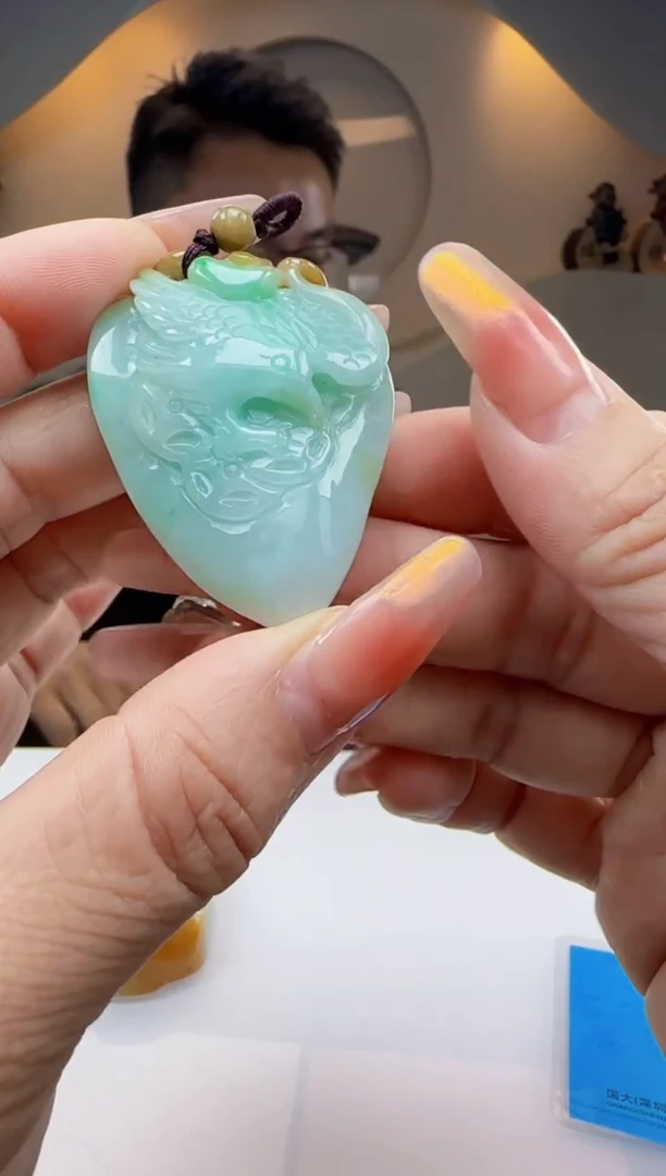 翡翠未镶嵌颈饰Q11085翡翠