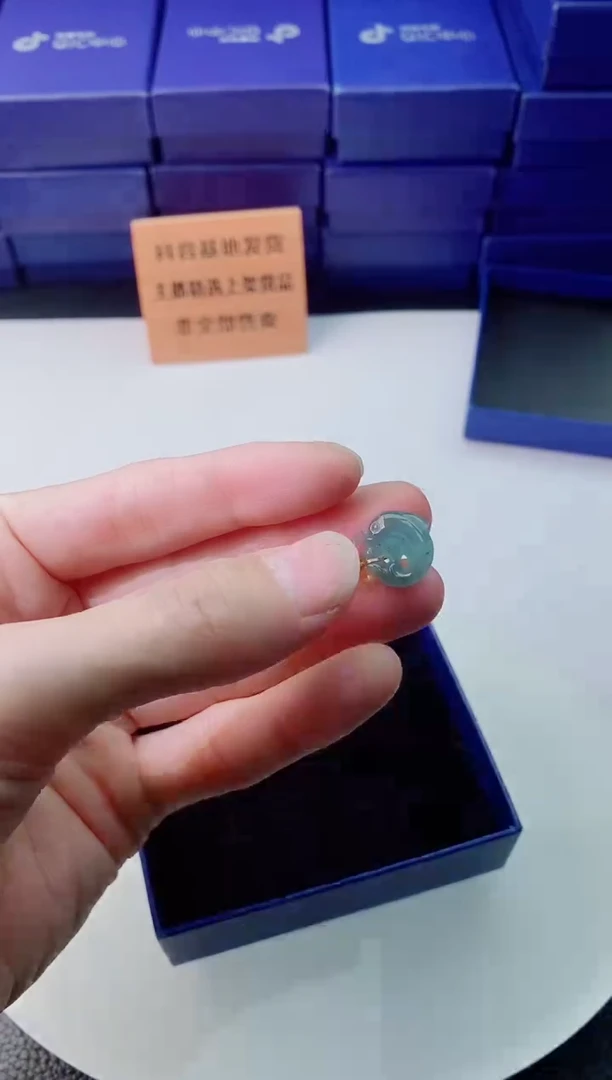 翡翠未镶嵌颈饰1111111111