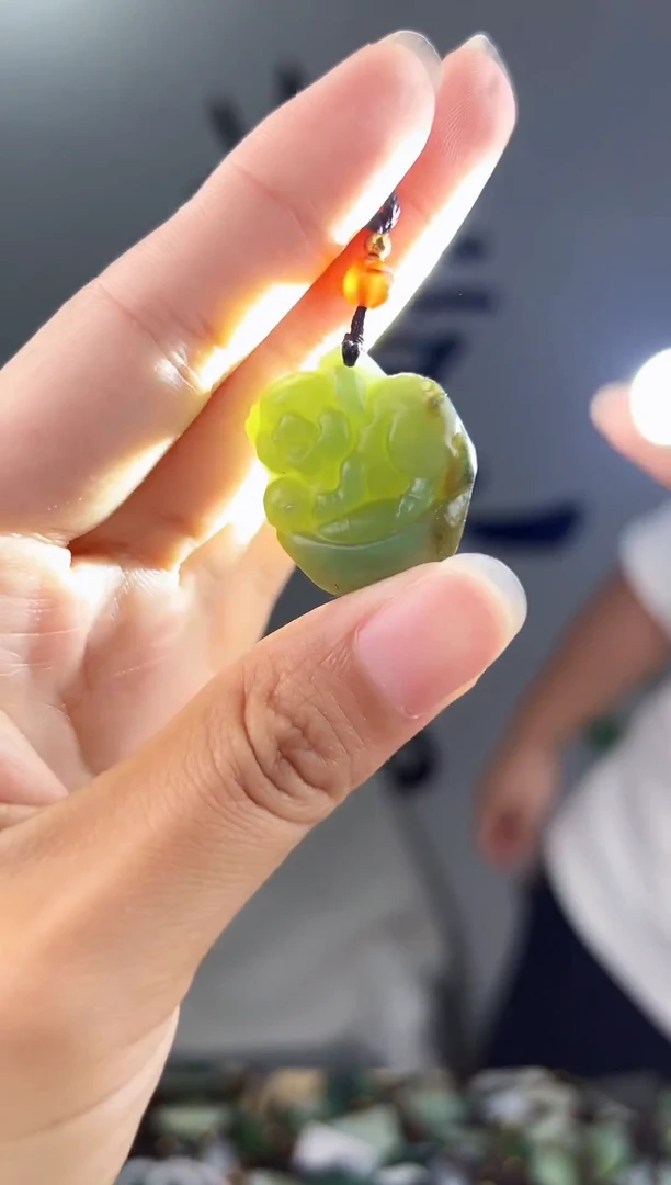 和田玉未镶嵌颈饰拍一发一，多样性发货