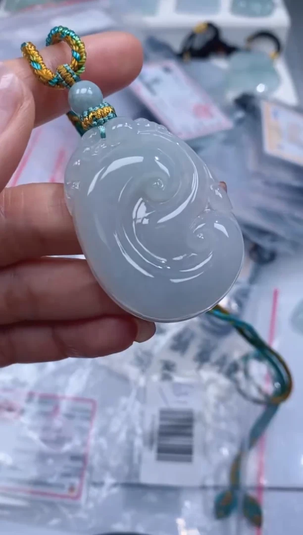 颈饰未镶嵌翡翠吊坠