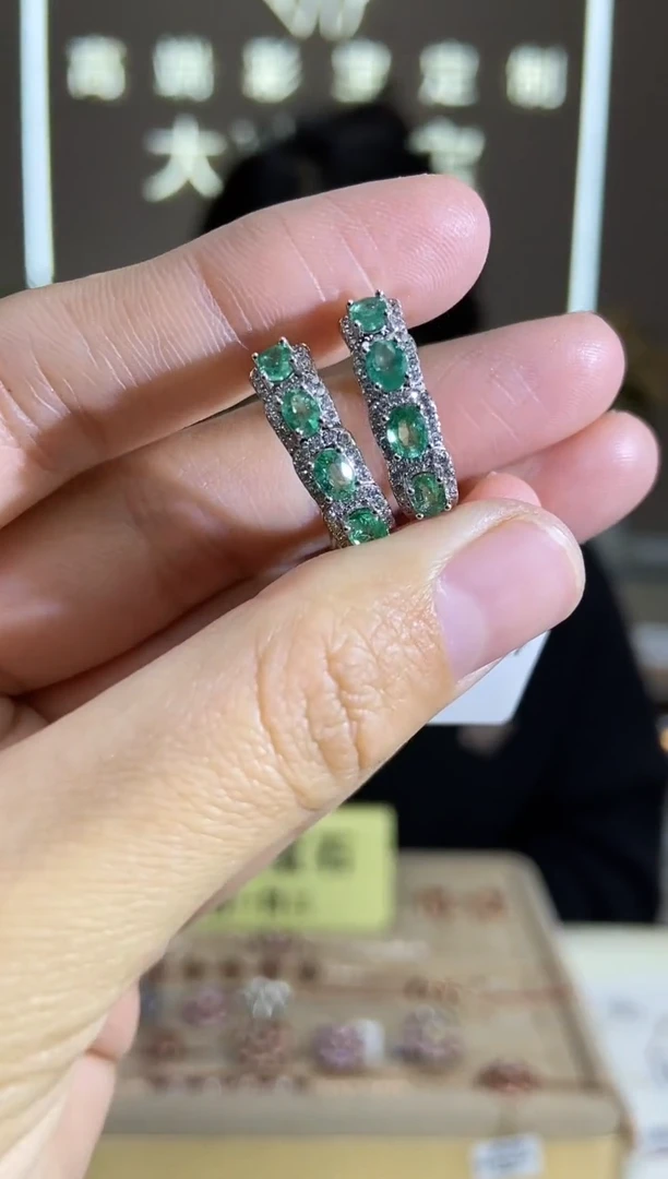 【闪购商品】祖母绿耳饰银S925镶嵌耳饰