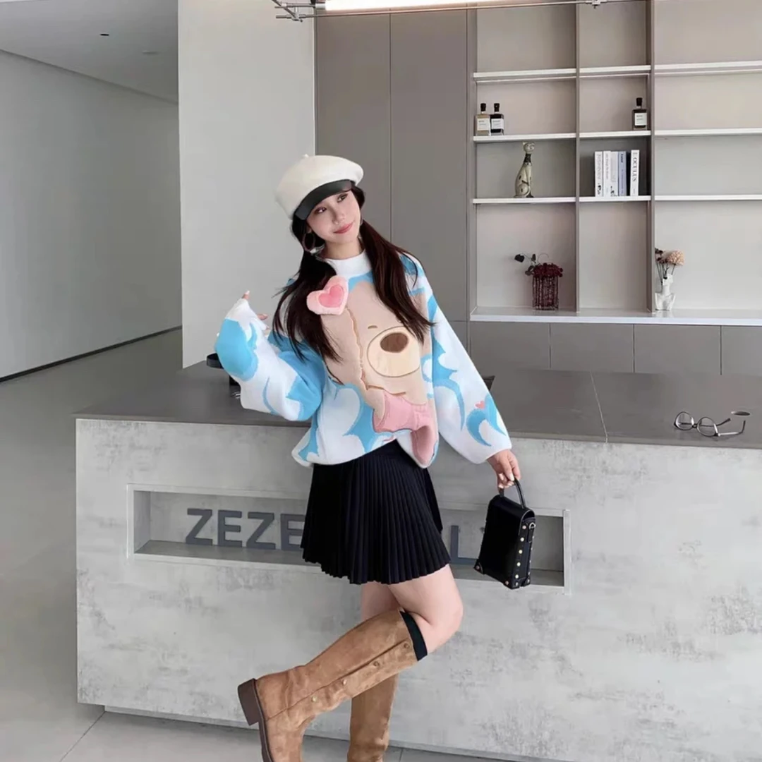 男女同款 2025秋冬新款立体玩偶云朵星空小熊圆领套头针织毛衣