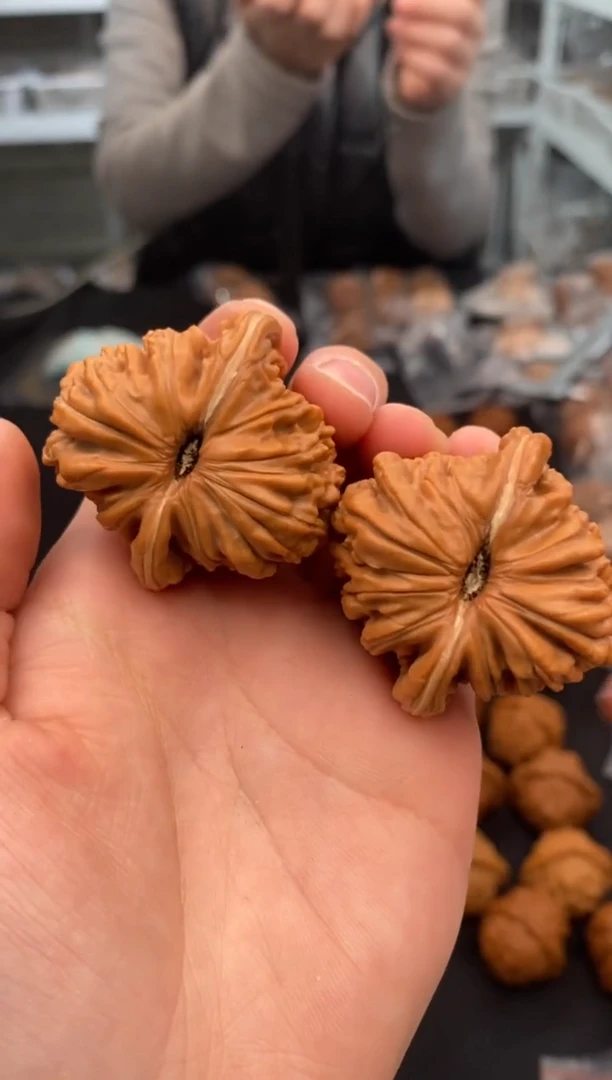 【闪购商品】文玩核桃把件四座楼40-u632