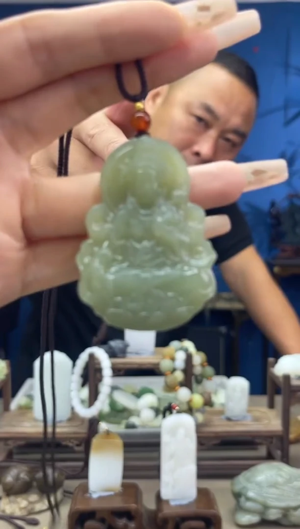 和田玉未镶嵌颈饰1
