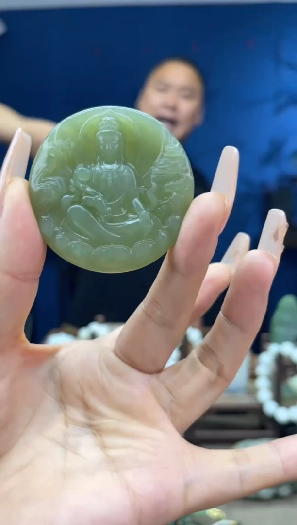 和田玉未镶嵌颈饰1