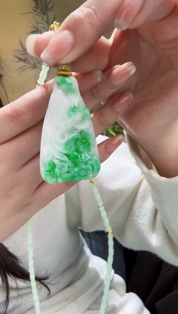 颈饰未镶嵌翡翠吊坠