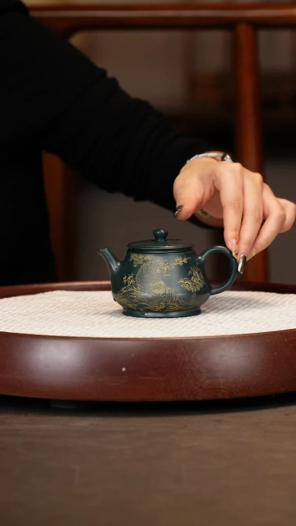 【吴顺华】王者之风老绿泥 160c