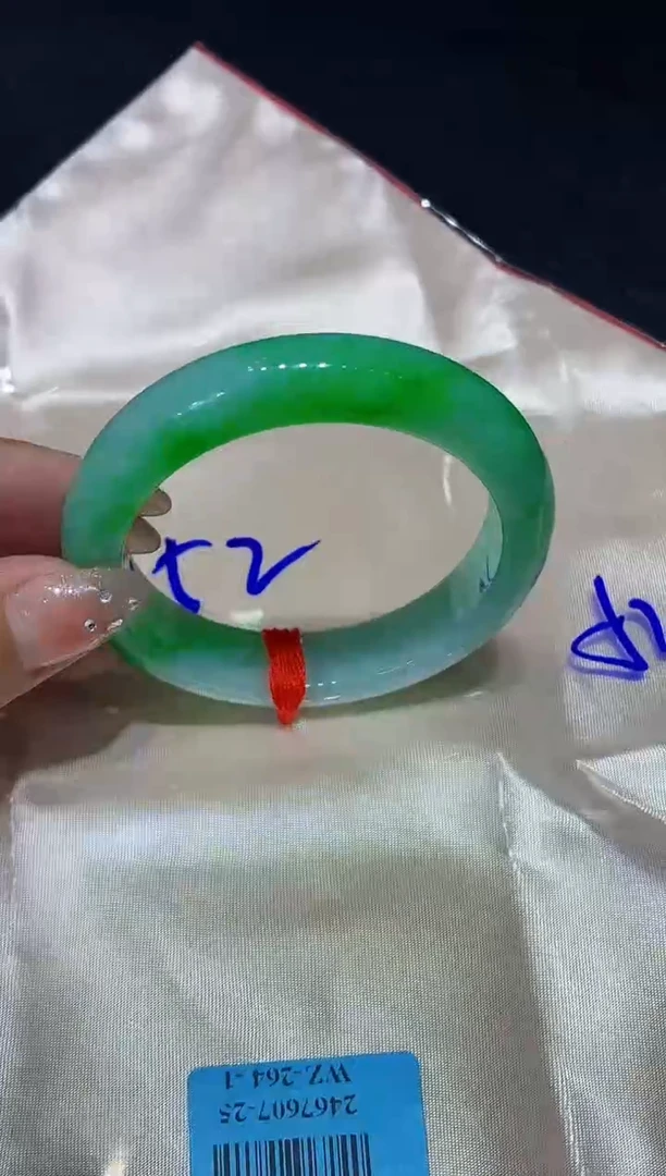 未镶嵌手镯翡翠翡翠手镯