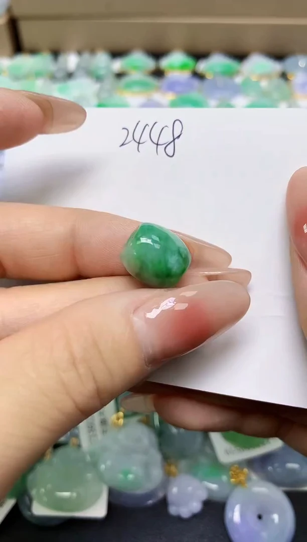 翡翠未镶嵌颈饰 天然缅甸翡翠A货