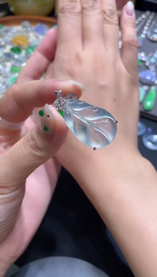 翡翠18K金镶嵌颈饰ZHG00728-011