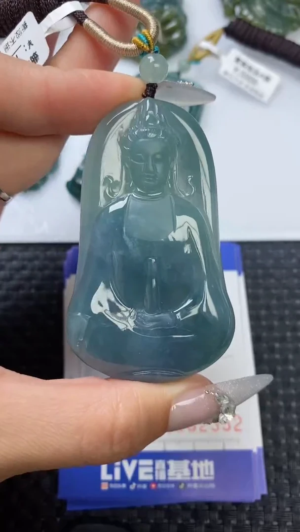 【闪购商品】翡翠颈饰未镶嵌111111111111111