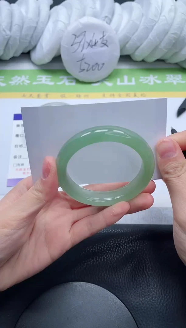 【闪购商品】石英质玉手镯未镶嵌A358-52+