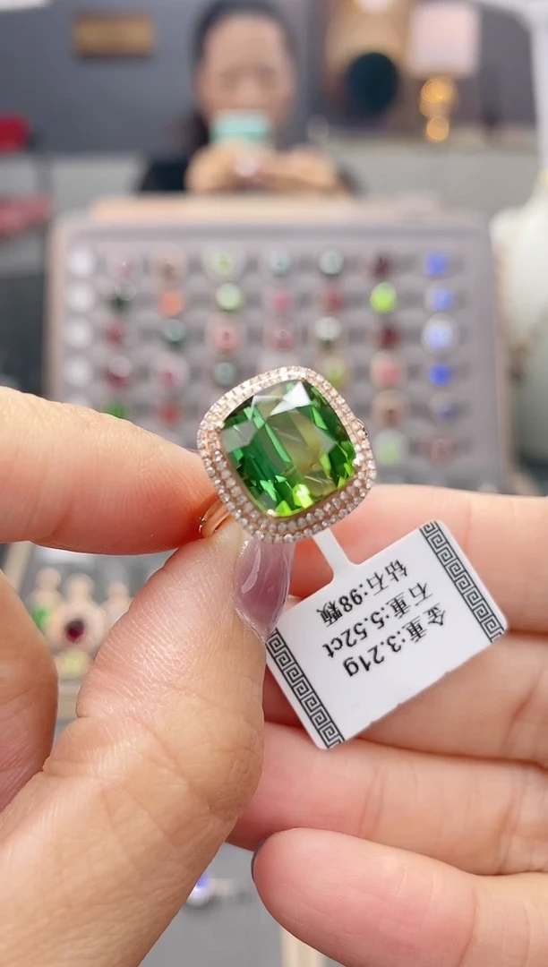 18K金镶嵌戒指碧玺5.52