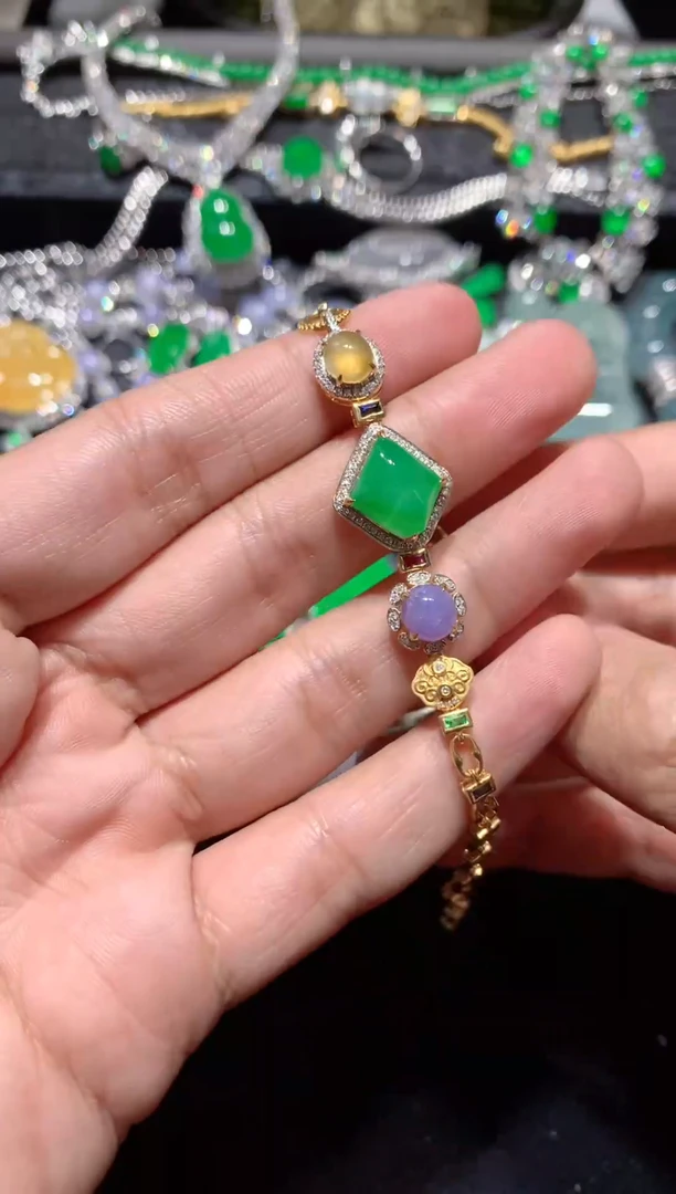 18K金镶嵌手链翡翠手链