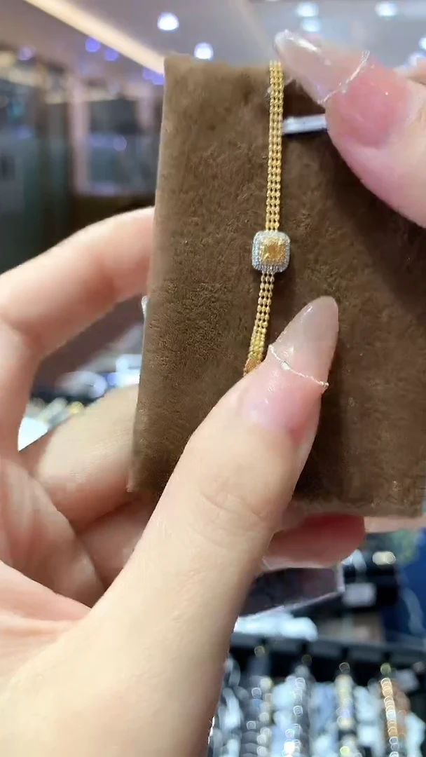 【闪购商品】钻石手链18K金镶嵌钻石手链