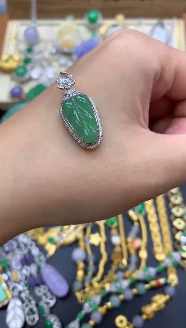 翡翠18K金镶嵌颈饰269-中国好珍宝