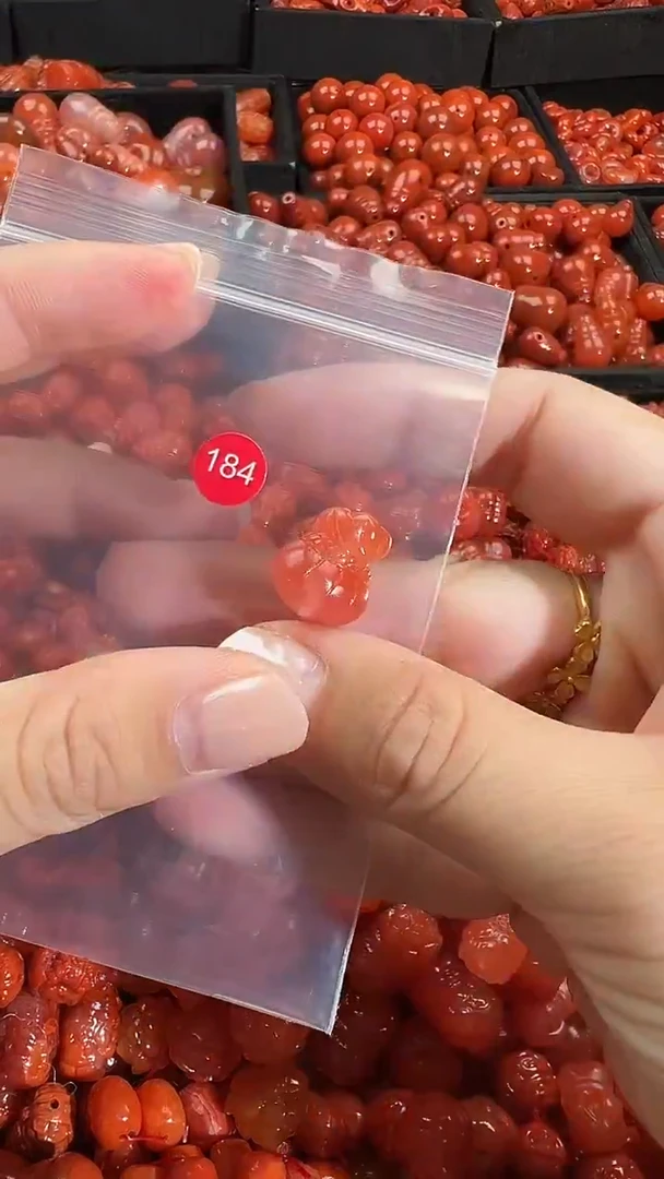 颈饰未镶嵌南红玛瑙1