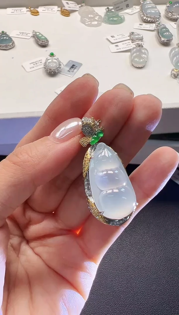 颈饰18K金镶嵌翡翠KYJF1122-039