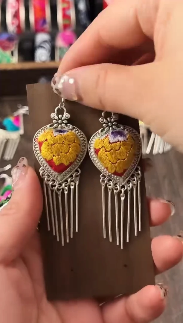 【闪购商品】织绣民族风老绣饰品530