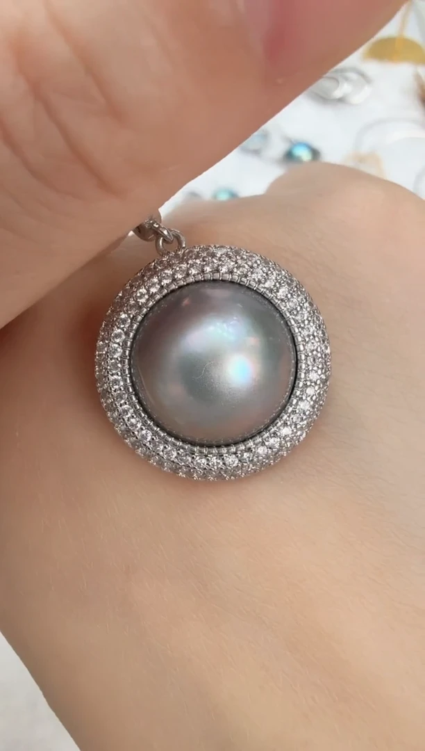 未镶嵌颈饰拼合珍珠（马贝珠）太阳花灰色