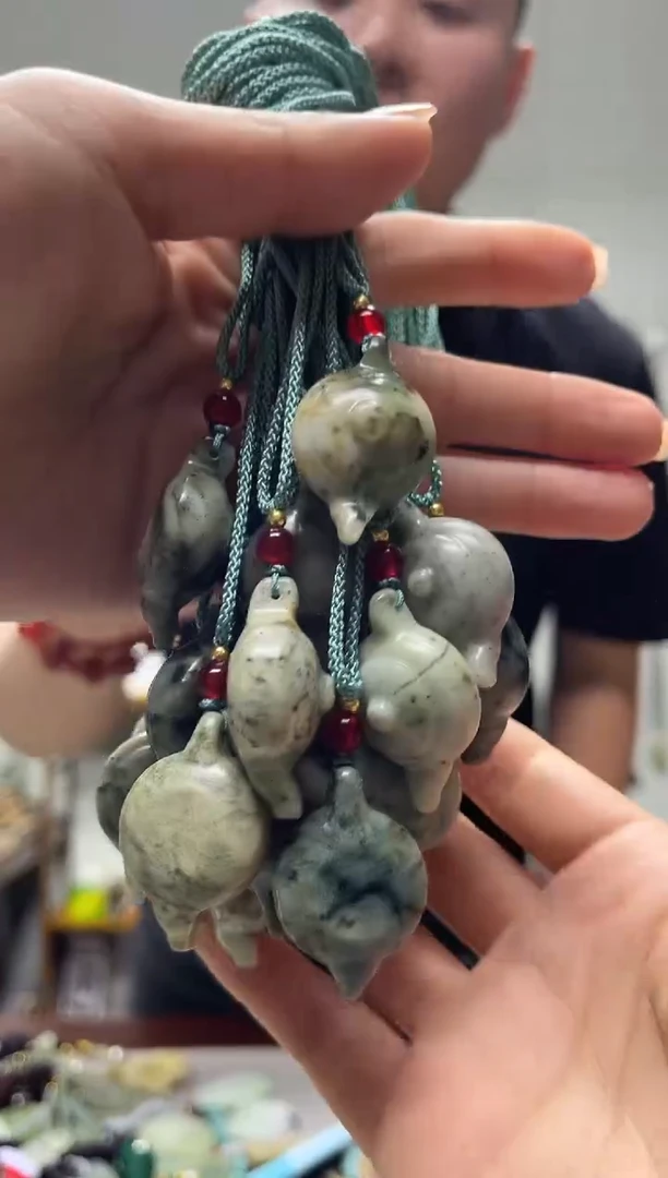 未镶嵌岫玉颈饰··多样性发货其中发一