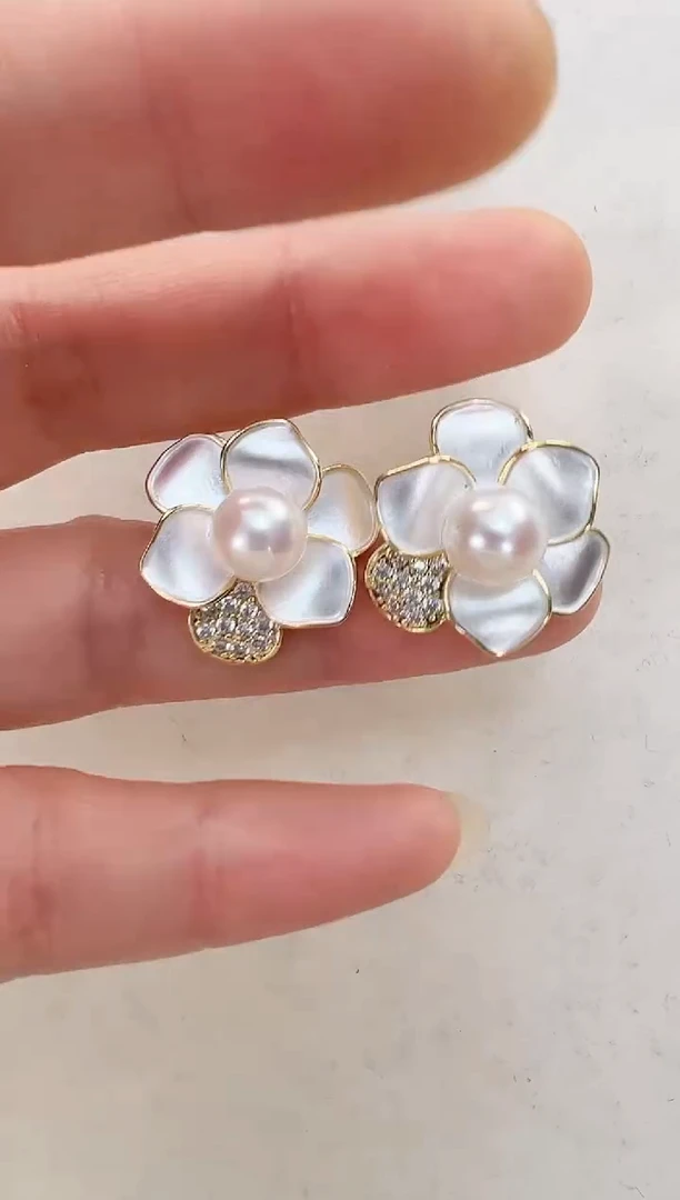 【闪购商品】淡水珍珠耳饰合金金色法浪