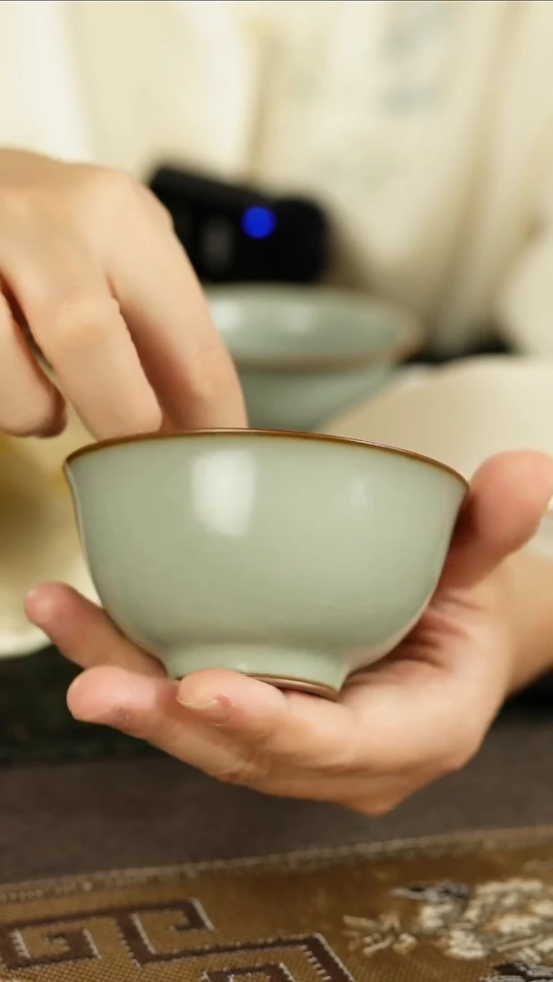 善窑厂汝窑粉青杯（铁胎）