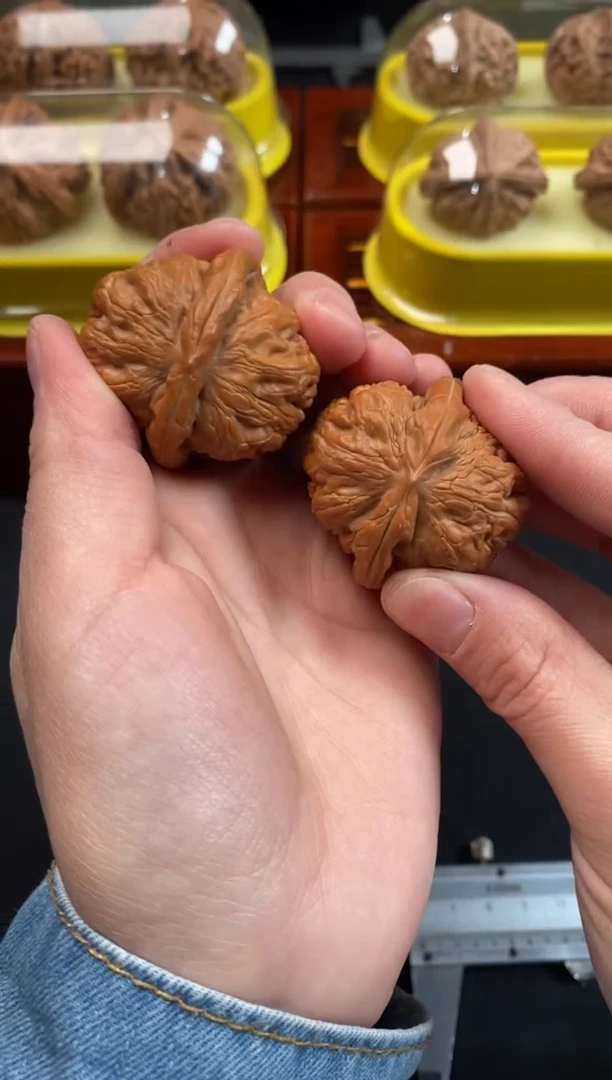 把件文玩核桃元宝38尺R848