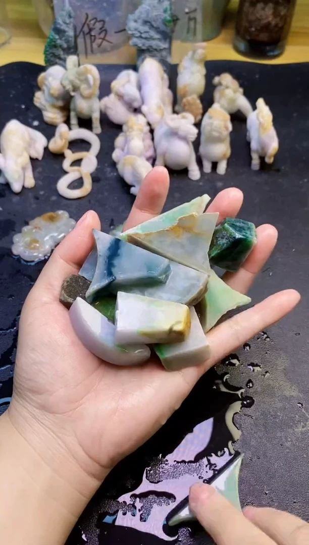 翡翠未镶嵌颈饰天然翡翠159