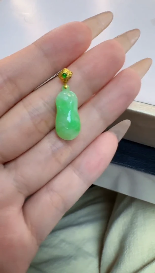 翡翠18K金镶嵌吊坠(不含链)缅甸A货翡翠