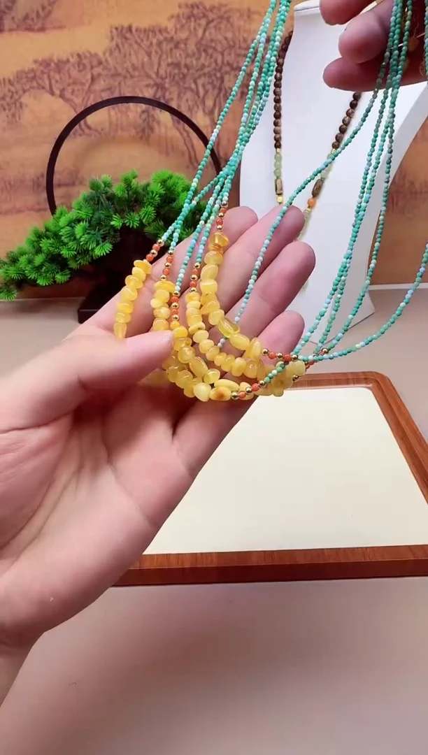 14K金镶嵌颈饰蜜蜡A017