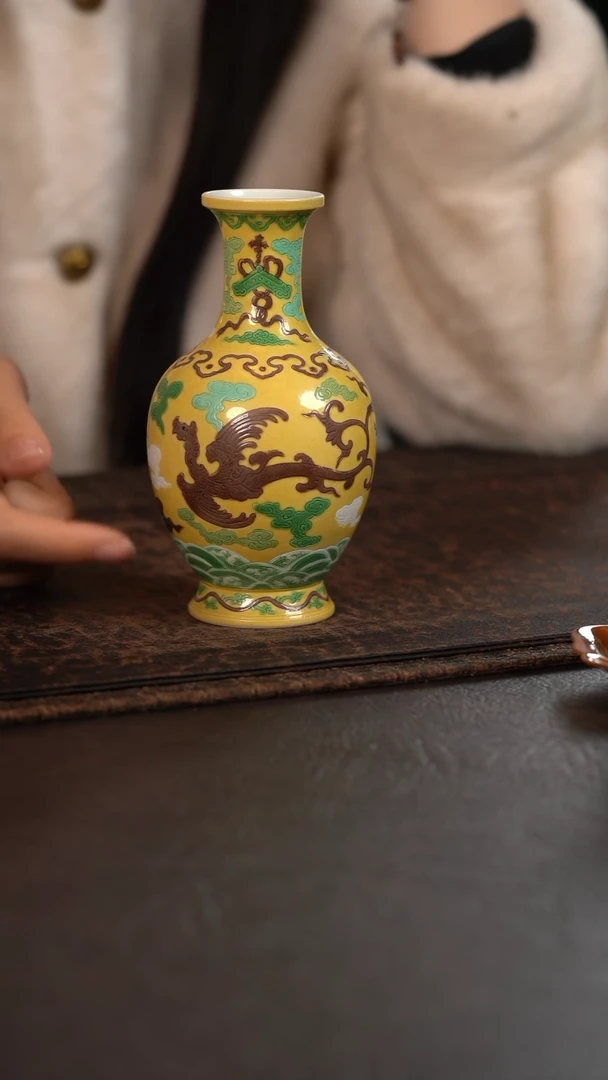 【闪购商品】杯贵红窑素三彩夔凤观音瓶