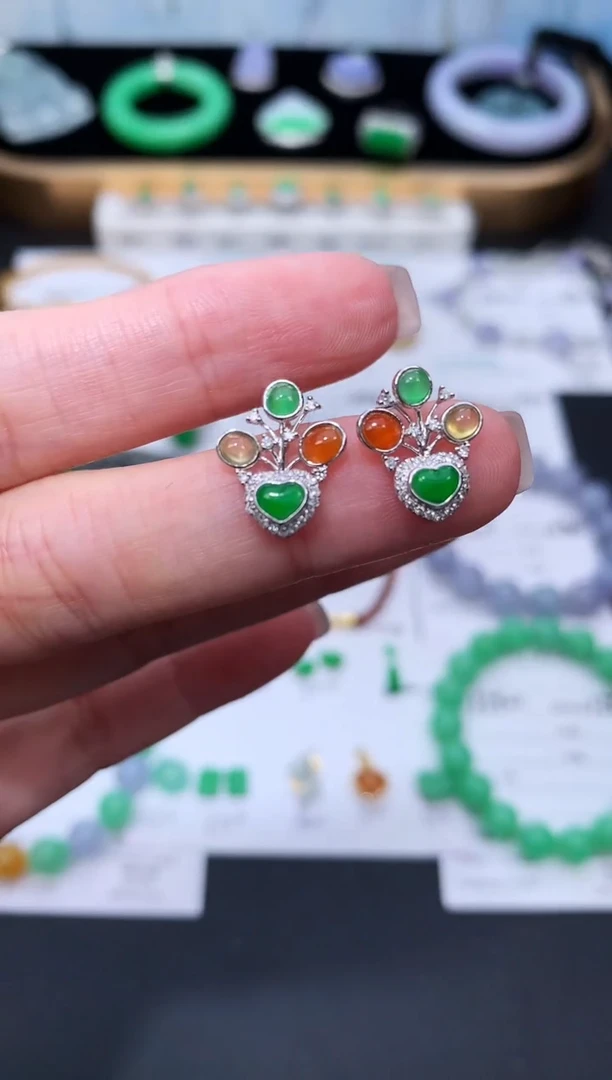 18K金镶嵌定制翡翠48小时鉴赏期 退货不扣服务费