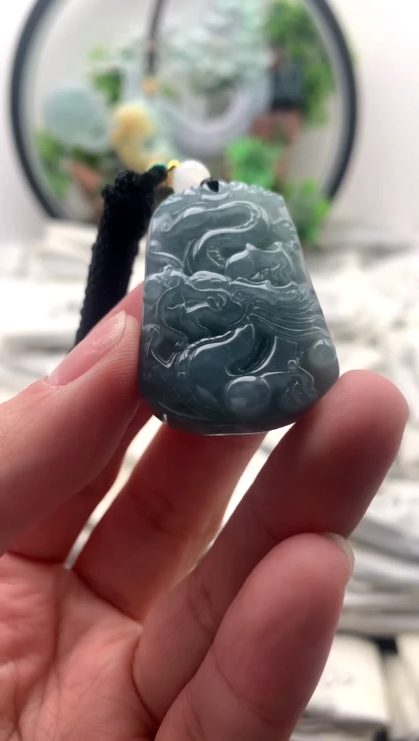 【闪购商品】翡翠颈饰未镶嵌小龙牌【品质一般能接受再拍】