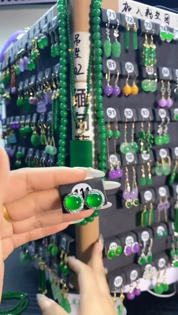 【闪购商品】翡翠耳饰银S925镶嵌111....