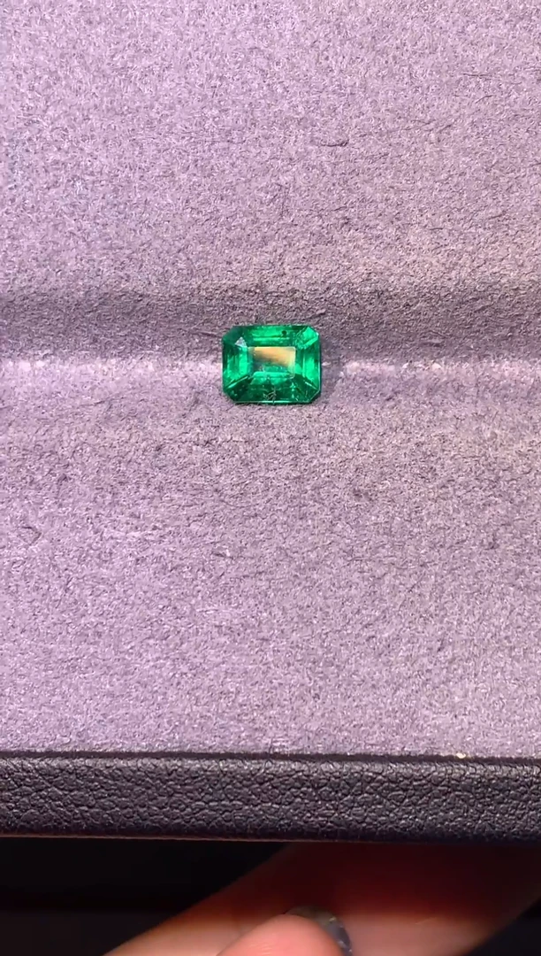 裸石祖母绿0.95ct赞比亚VVG微油VB吉尔德