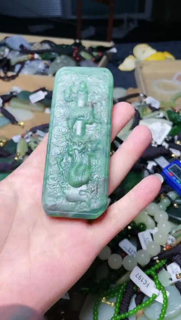 颈饰未镶嵌和田玉1