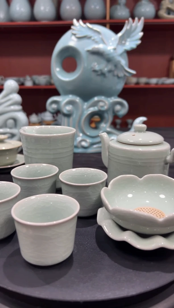 壶豆绿釉水炫纹壶一套