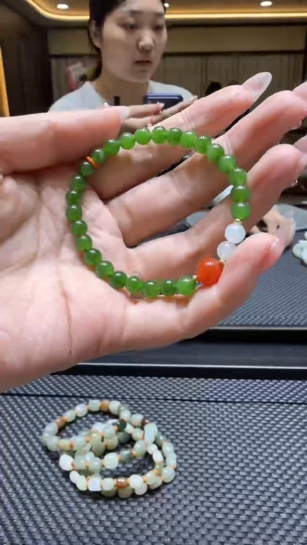 颈饰未镶嵌和田玉手串6mm