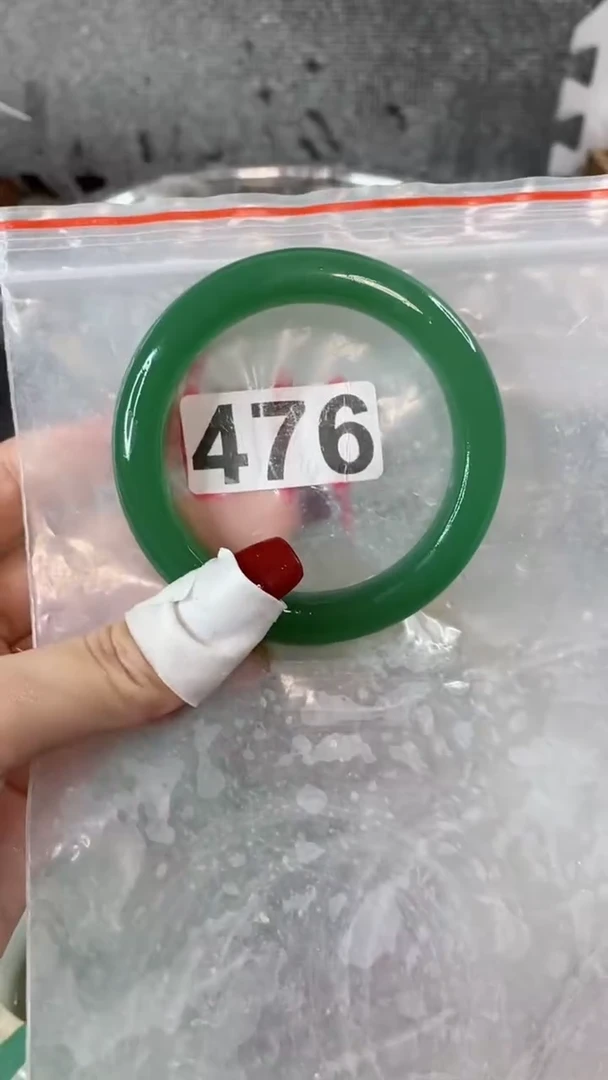 【闪购商品】石英质玉手镯未镶嵌5556+476