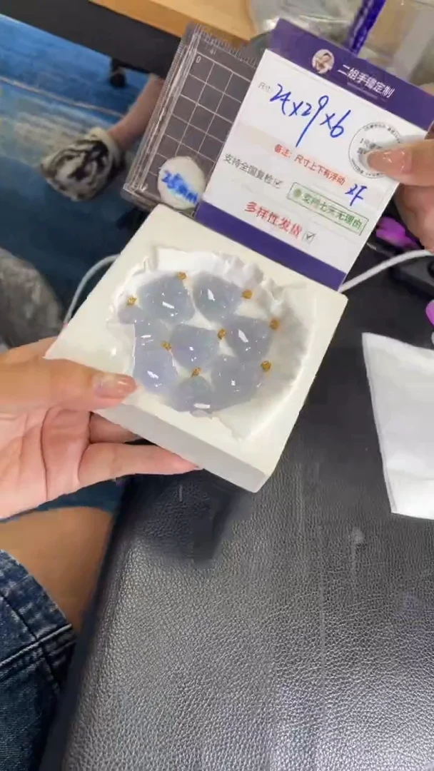 18K金镶嵌挂件翡翠冰蓝紫佛公多样性发其一CP15配绳