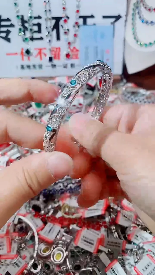未镶嵌手镯托帕石托帕石手镯