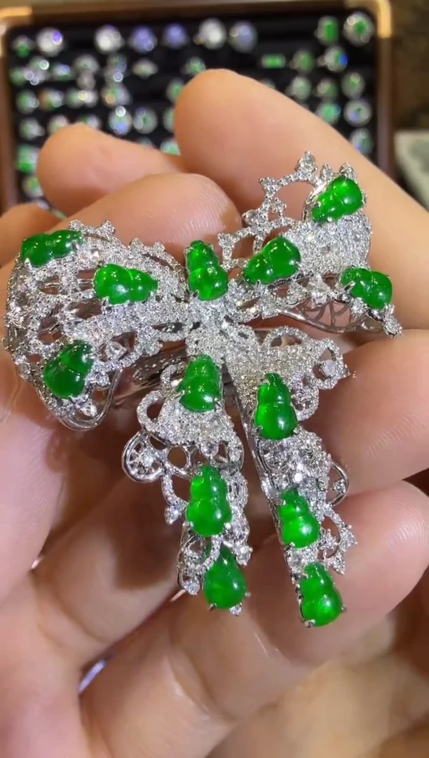 【闪购商品】翡翠戒指18K金镶嵌帝王绿葫芦胸针吊坠戒指三用