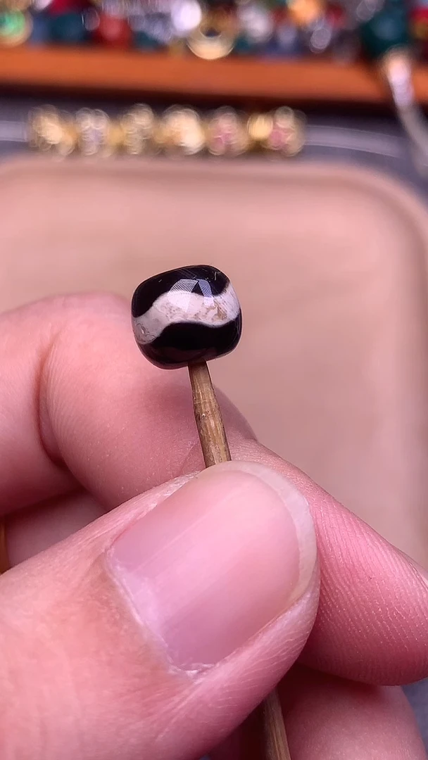 未镶嵌配饰玛瑙/玉髓虎牙珠 单个发