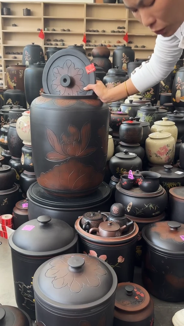 罐瑕疵水缸36升荷花  110