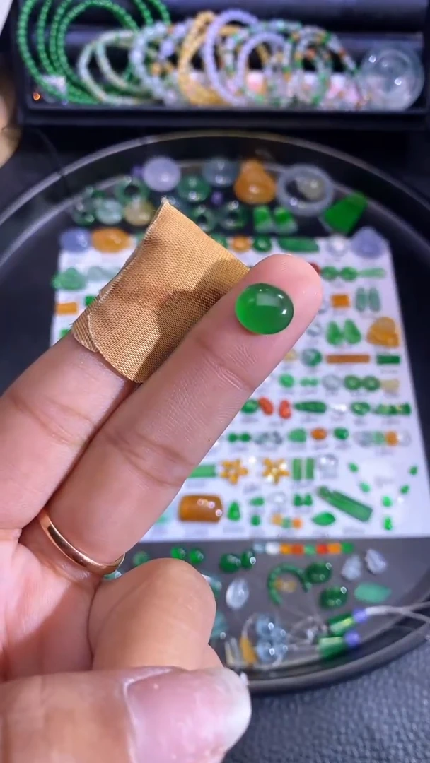 未镶嵌挂件翡翠蛋