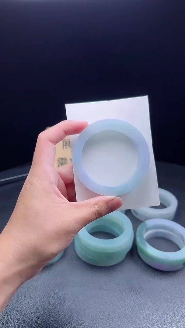 未镶嵌手镯定制翡翠忘****。定制