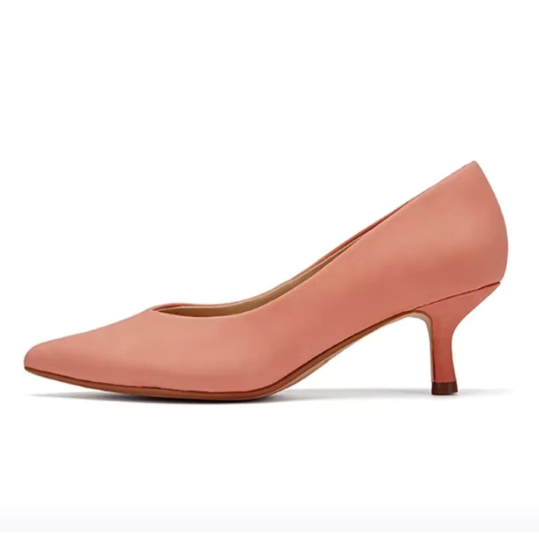 clarks 皮革尖头浅口猫跟法式高跟鞋 5.5cm女款浅珊瑚红-26166412
