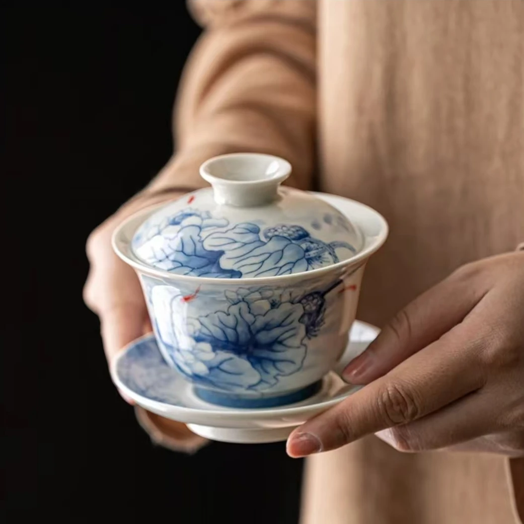 青花荷韵纳财盖碗-05cl06